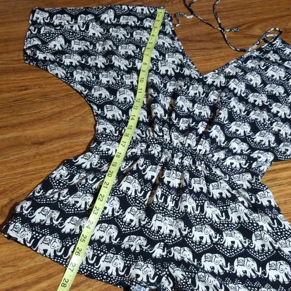 FOREVER 21 | Elephant Print V-Neck Breezy Romper Boho Festival Vacation | S‎